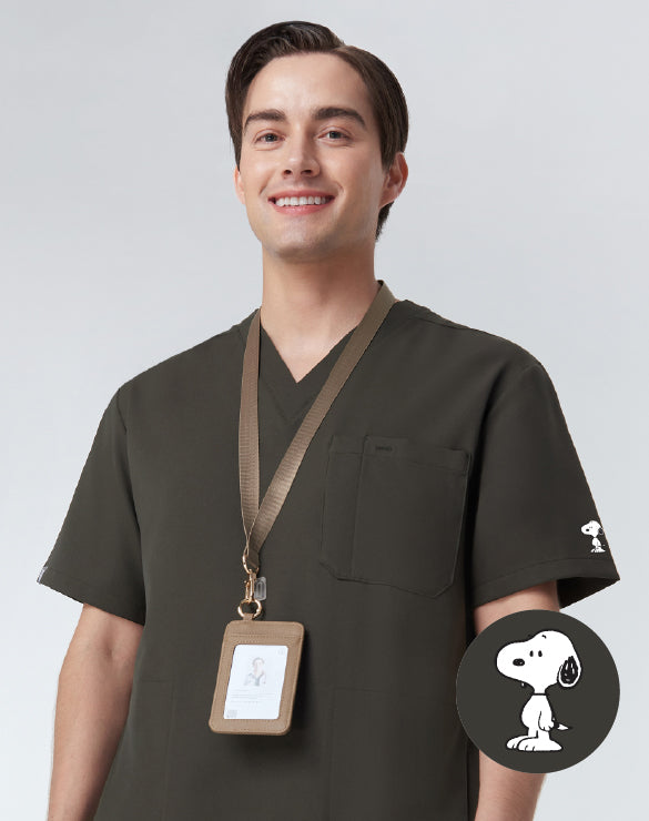 GQ Pro Med Men Scrub Shirt (Premium) - PEANUTS™