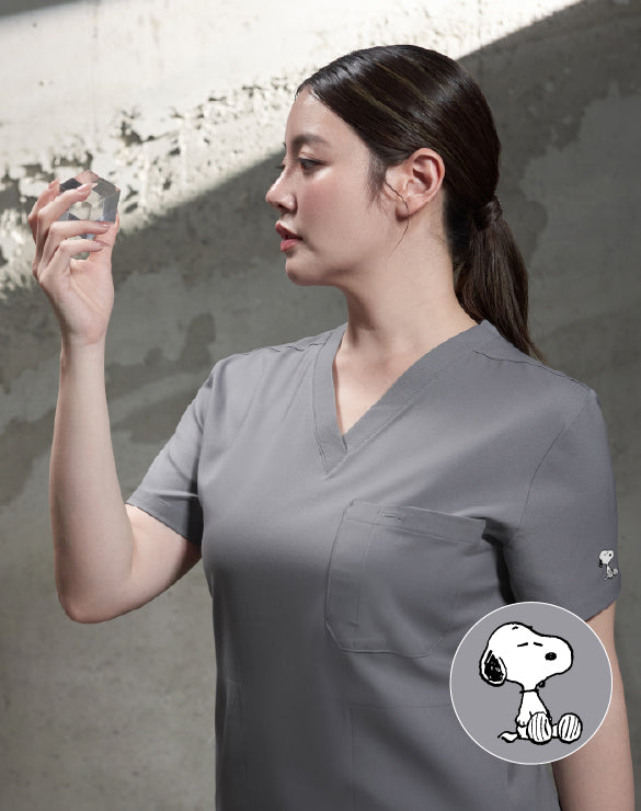 GQ Pro Med Women Scrub Shirt (Premium) - PEANUTS™