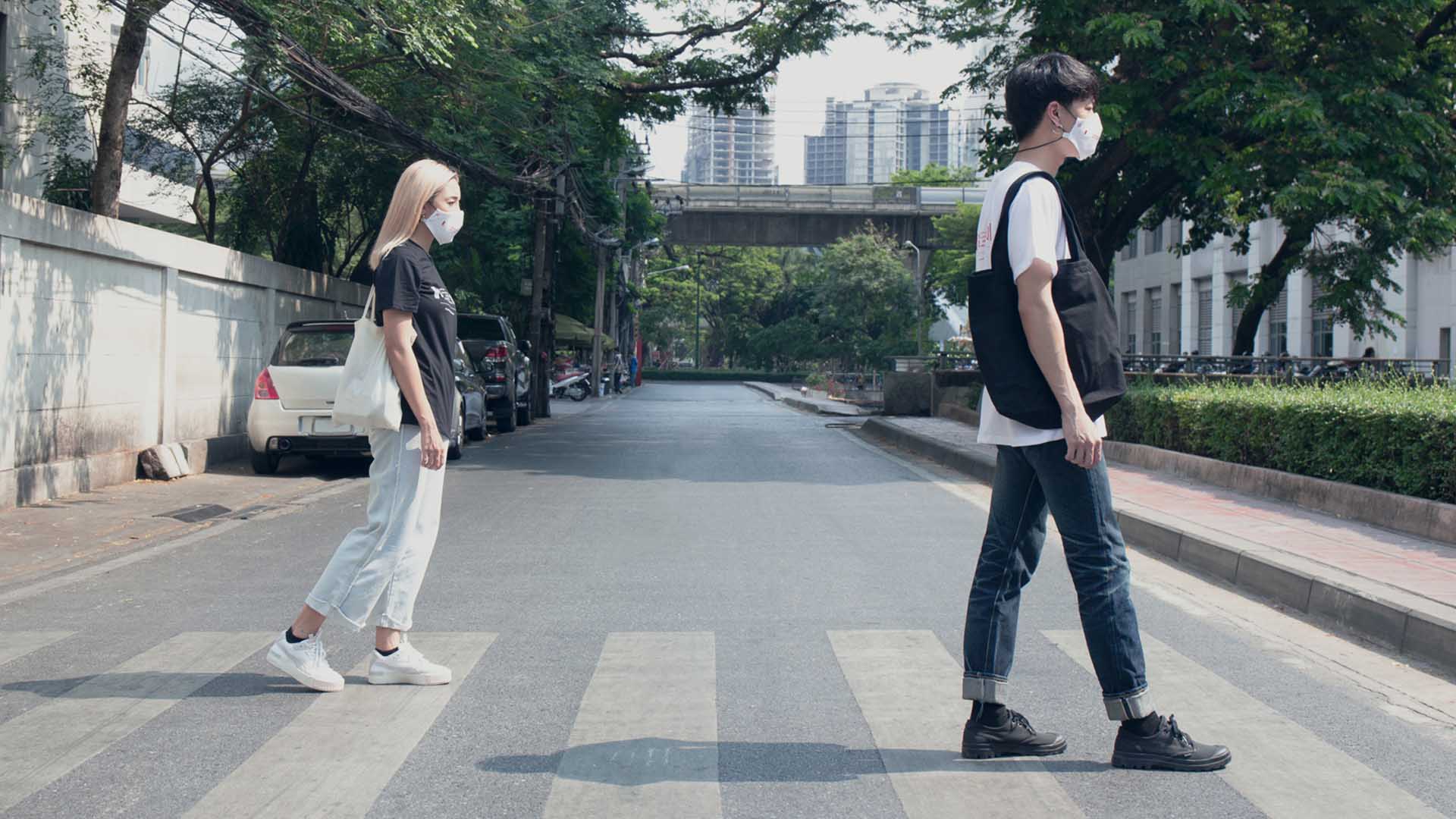 ห่างกาย แต่ไม่ห่างใจ กับ GQ Limited Distance Edition เสื้อยืดและหน้ากากผ้าที่ช่วยส่งต่อความปลอดภัยให้คนไทย