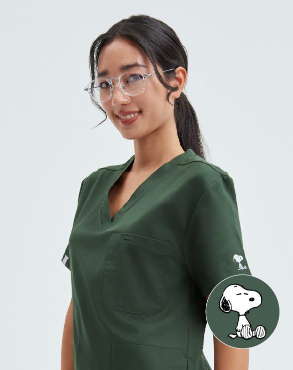 GQ Pro Med Women Scrub Shirt (Premium) - PEANUTS™