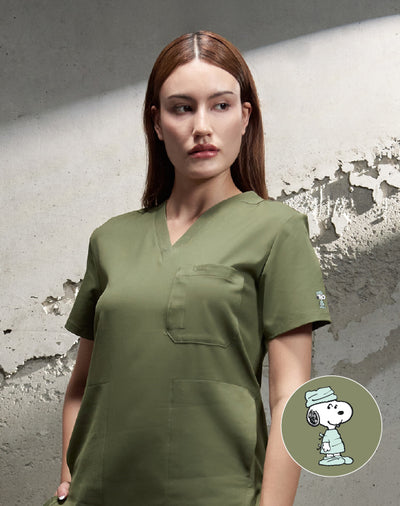 GQ Pro Med Women Scrub Shirt (Premium) - PEANUTS™
